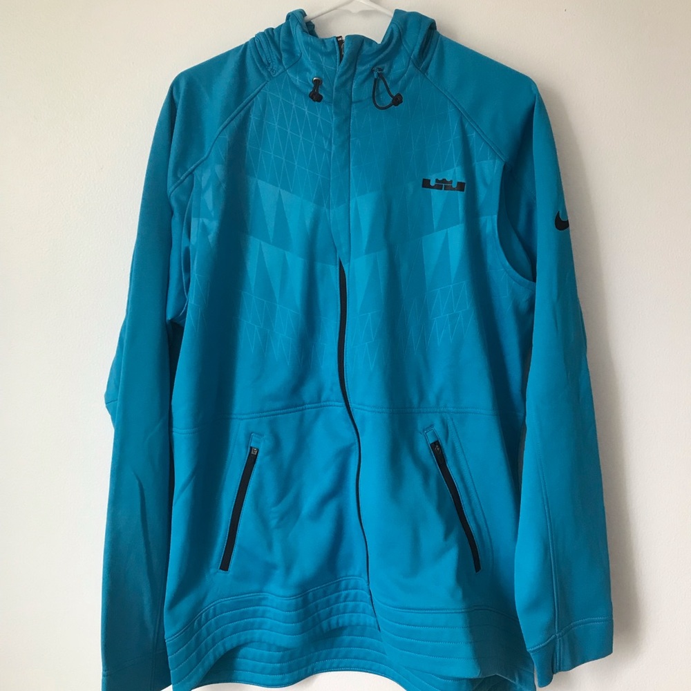 LeBron James / Nike Therma-Fit Basketball Hoodie